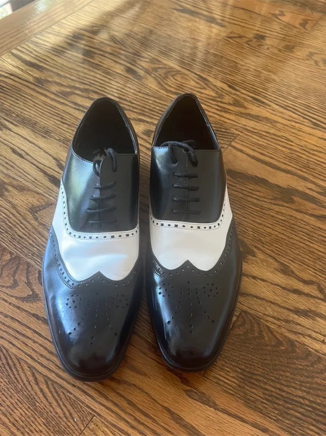 Stacy Adams Black & White Wingtip Oxford Shoes