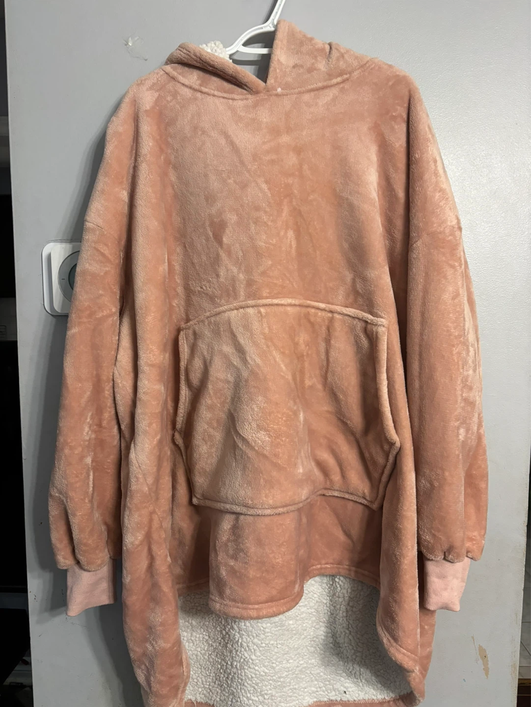 Huggle Hoodie Blanket - photo 3