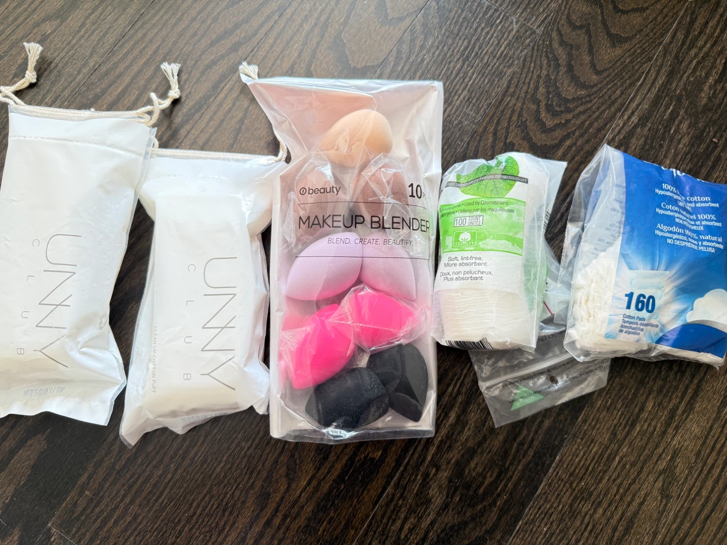 Makeup Blenders and Cotton Pads Set