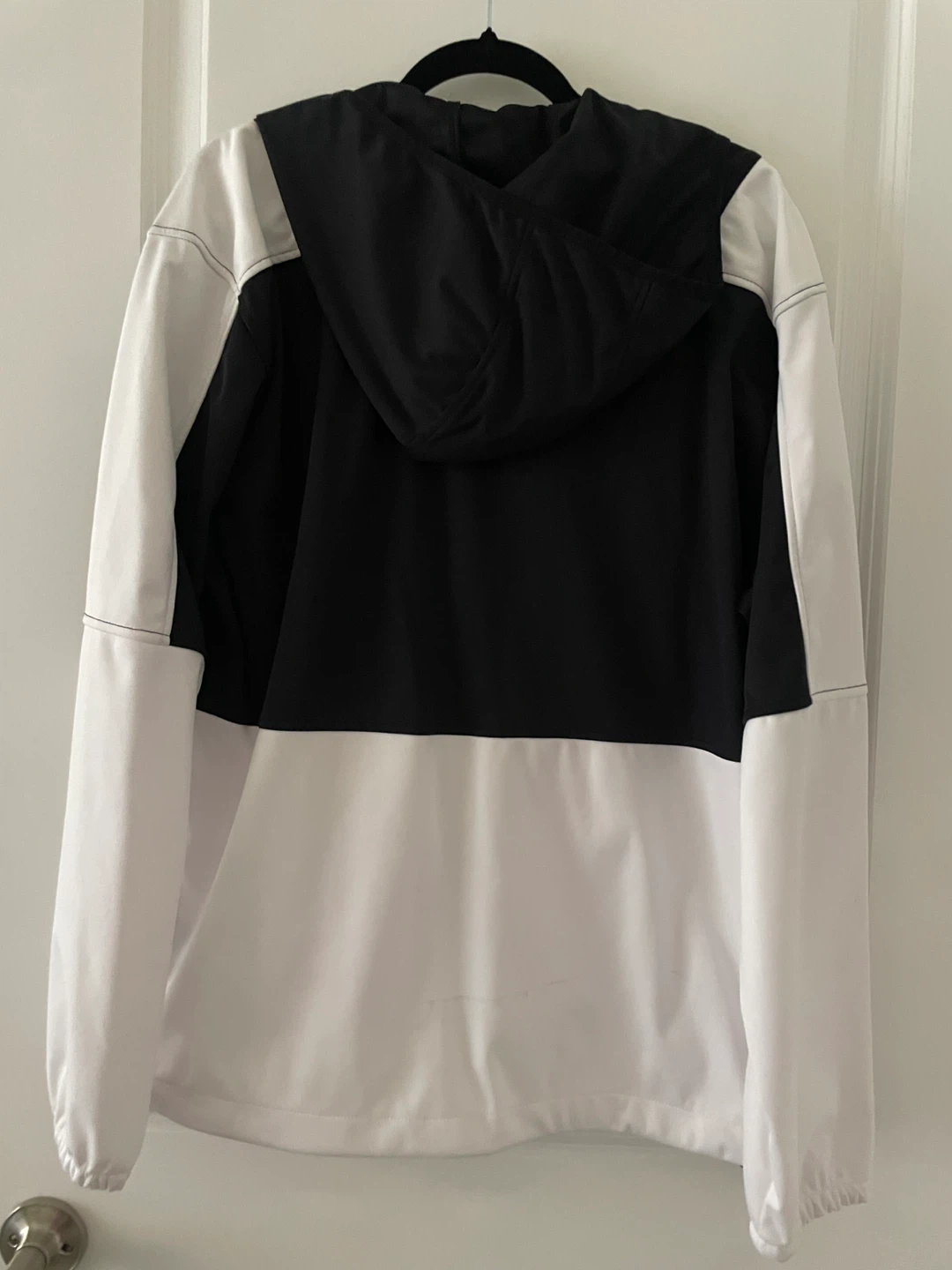 New Balance Men’s Black White Half-Zip Hoodie Windbreaker - photo 4