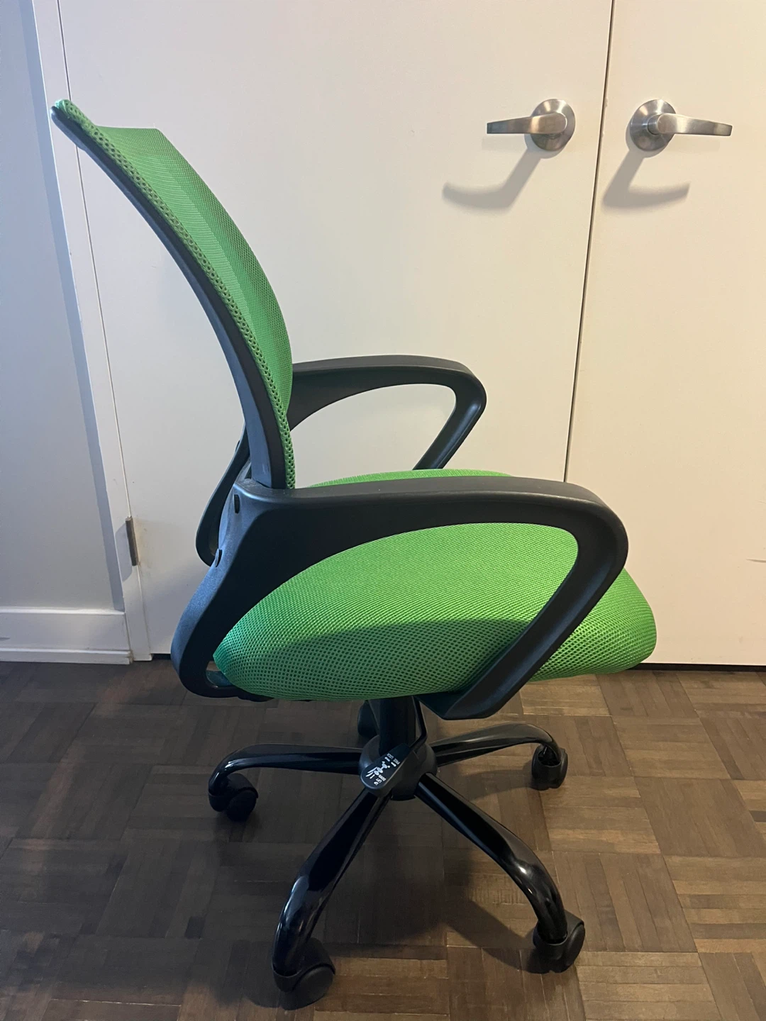 Green Mesh Office Chair - photo 2