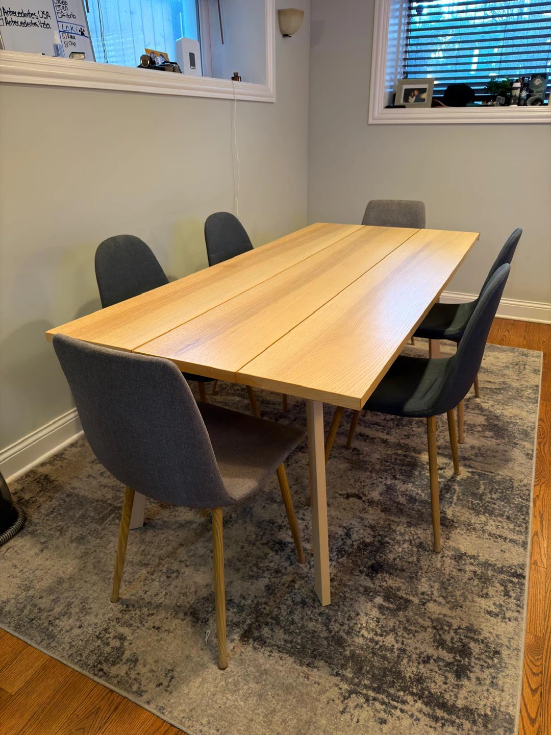 Dinning table with chairs