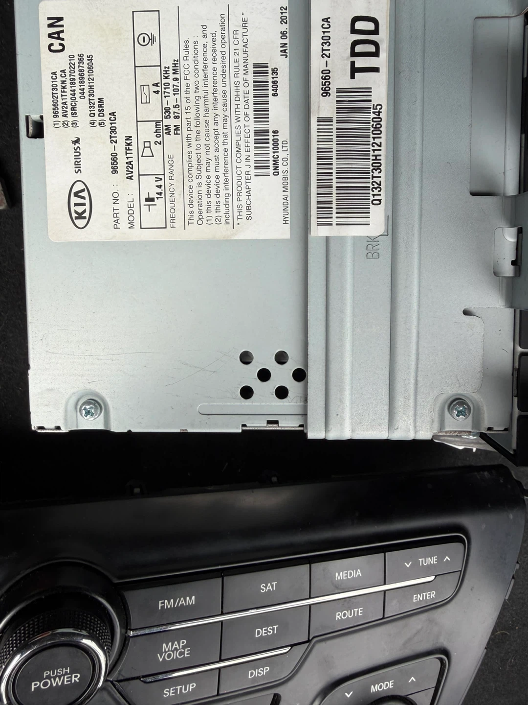 Kia Car Stereo Radio Multimedia Display and Climate Control - photo 3