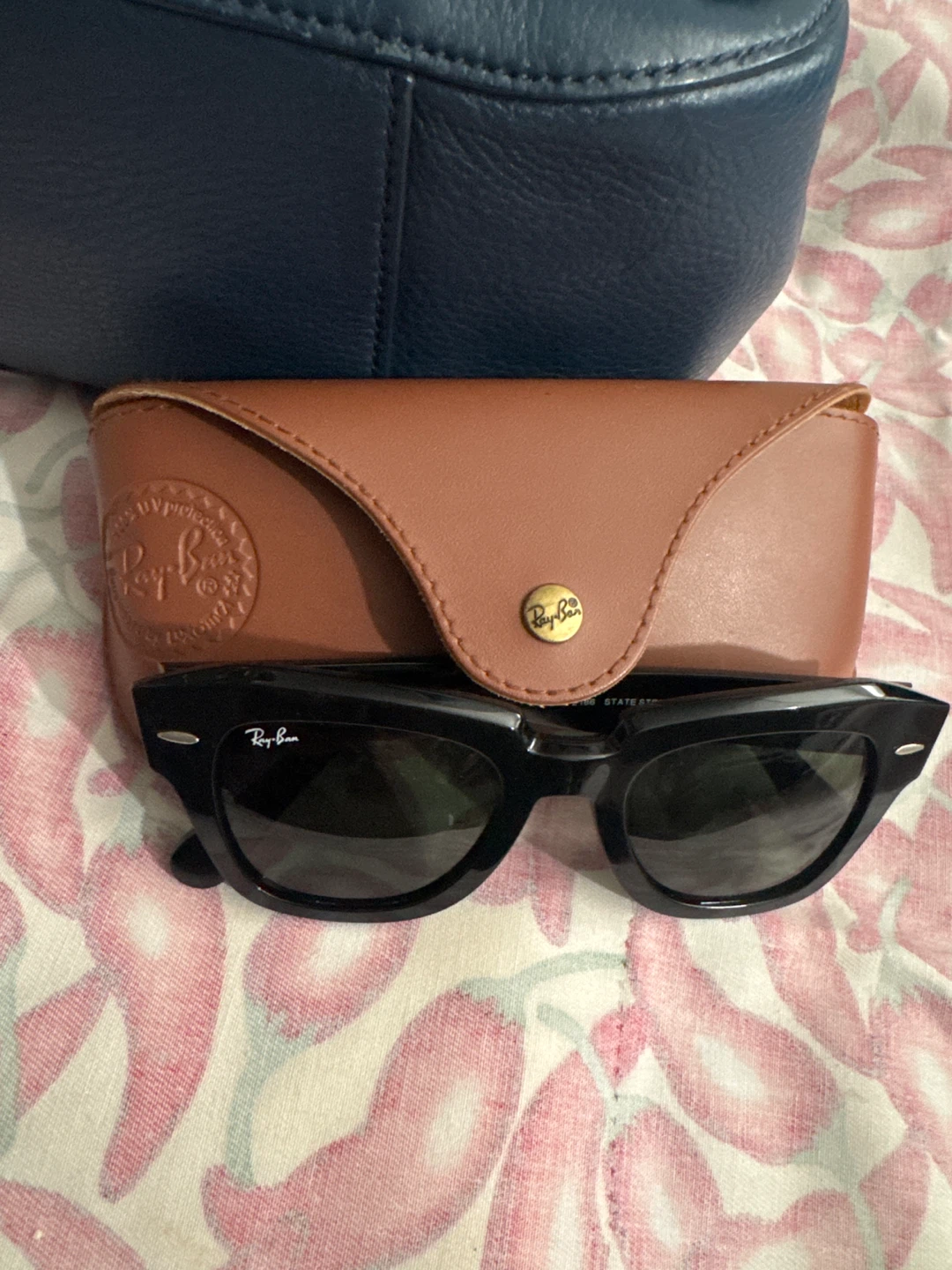 Ray-Ban Wayfarer Sunglasses - Black