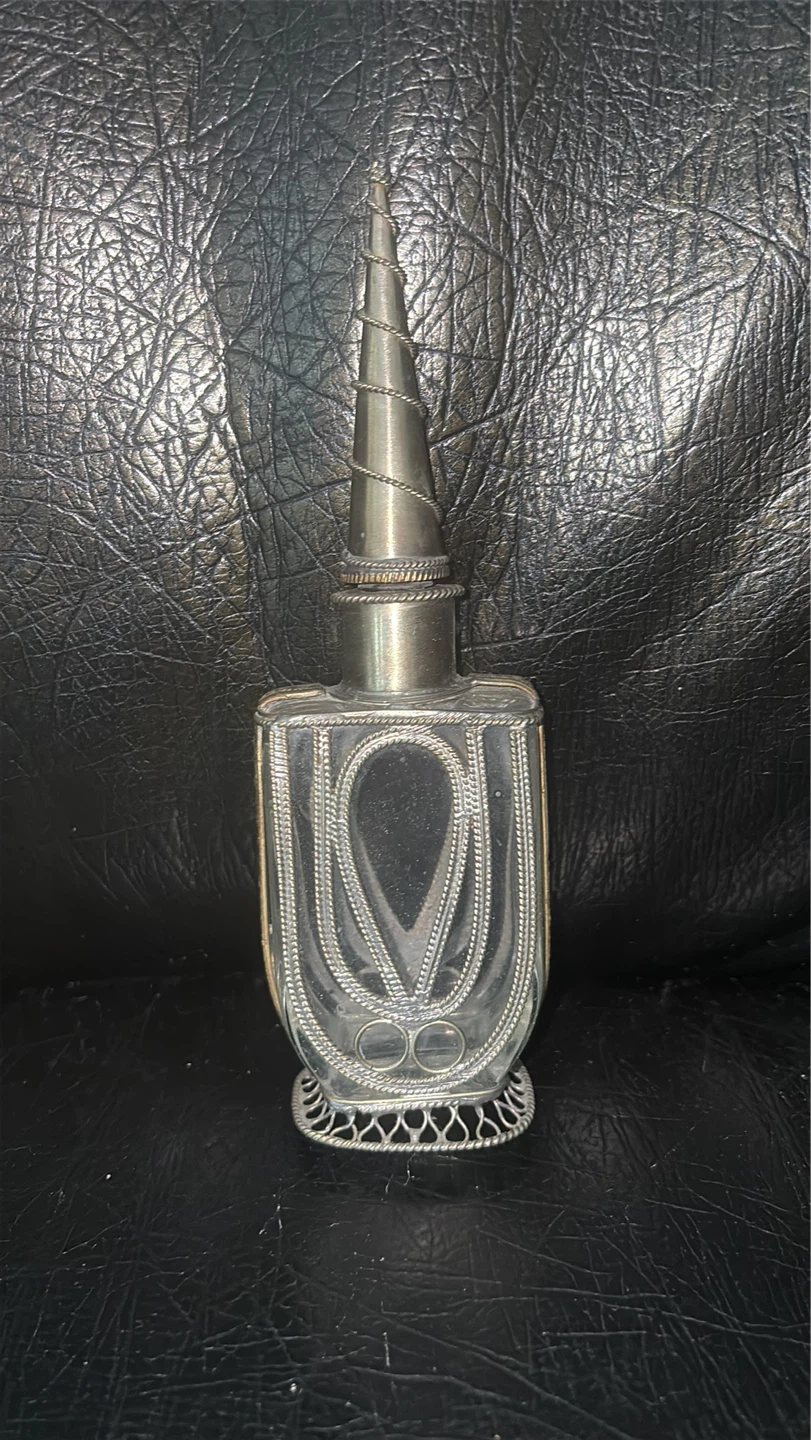 Vintage Moroccan ornate perfume bottle 🌱 - photo 2