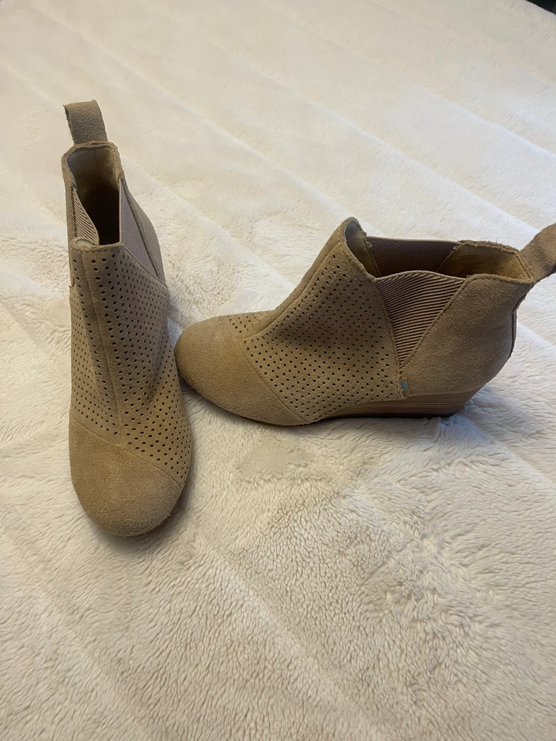 TOMS Tan Perforated Suede Wedge Ankle Boots - photo 3