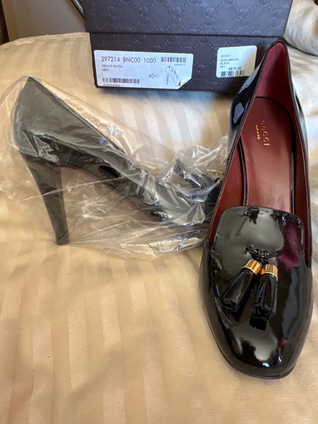 Gucci Vernice Crystal Neko Black Heels - Size 40+ - photo 2