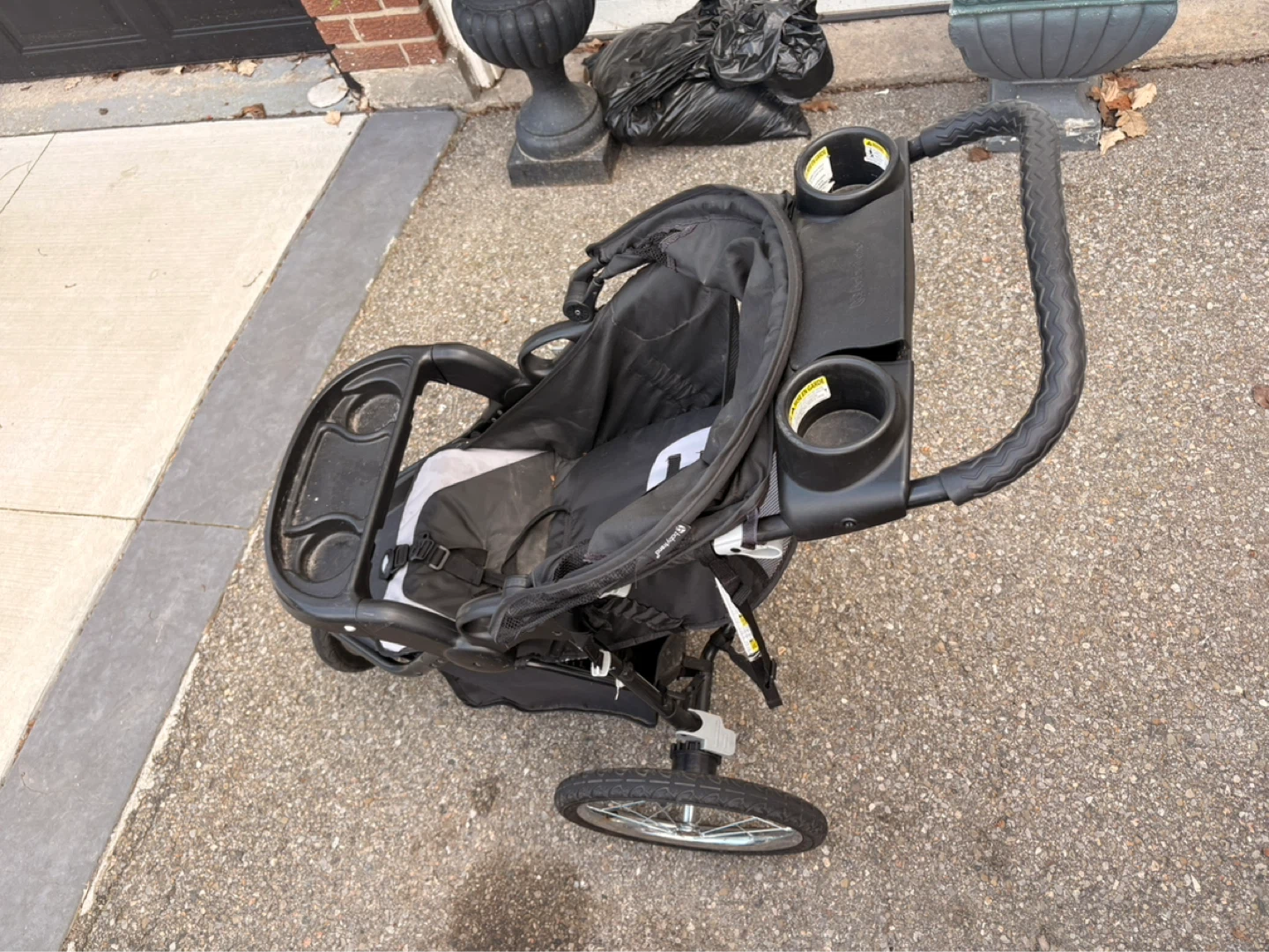 Baby Trend Jogger Stroller - photo 2