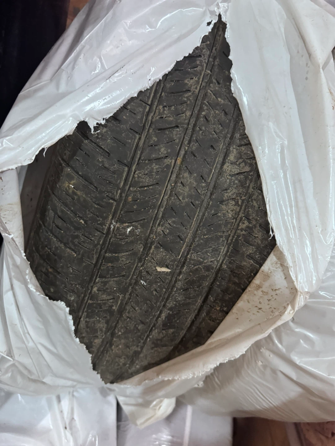 Mitsubishi outlander Tire
