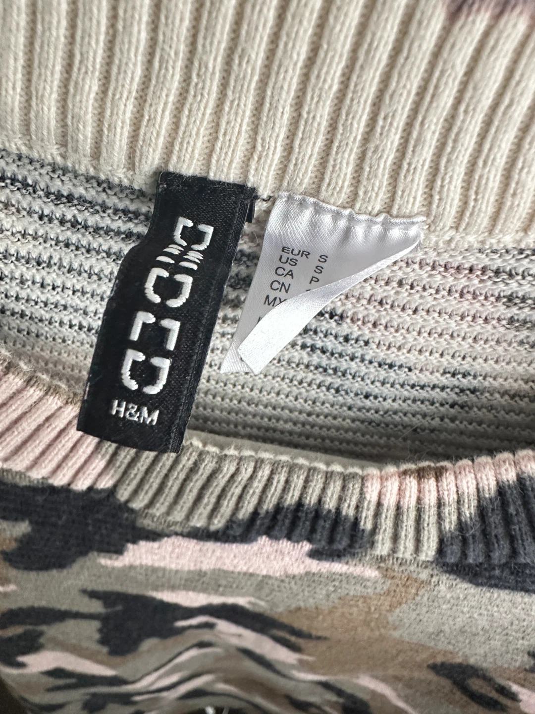 H&M Camouflage Knit Sweater Size S - photo 2