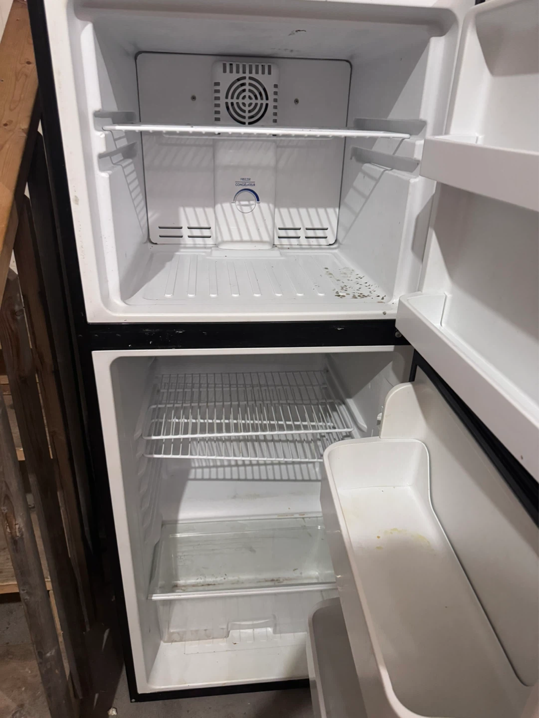 Danby Compact Refrigerator - photo 3