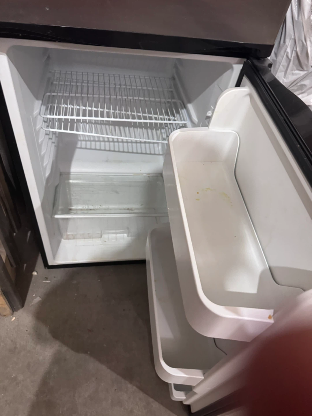 Danby Compact Refrigerator - photo 2