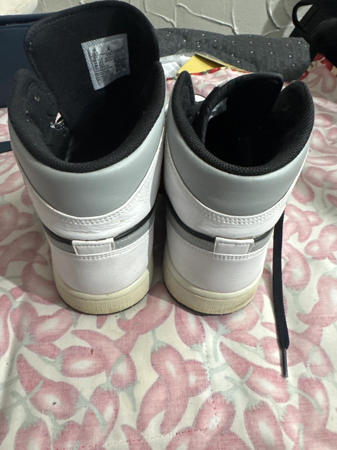 Air Jordan 1 High OG "Light Smoke Grey" - photo 2