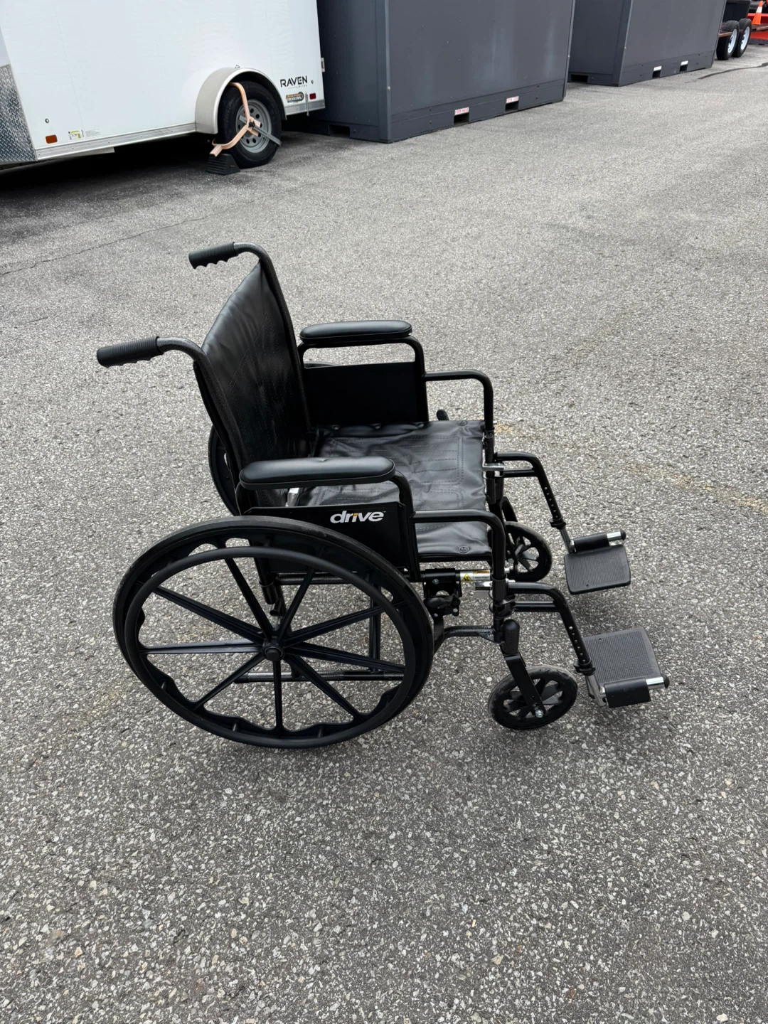 DRIVE MEDICAL WHEELCHAIR 20” DELIVERY INCLUDED - photo 2