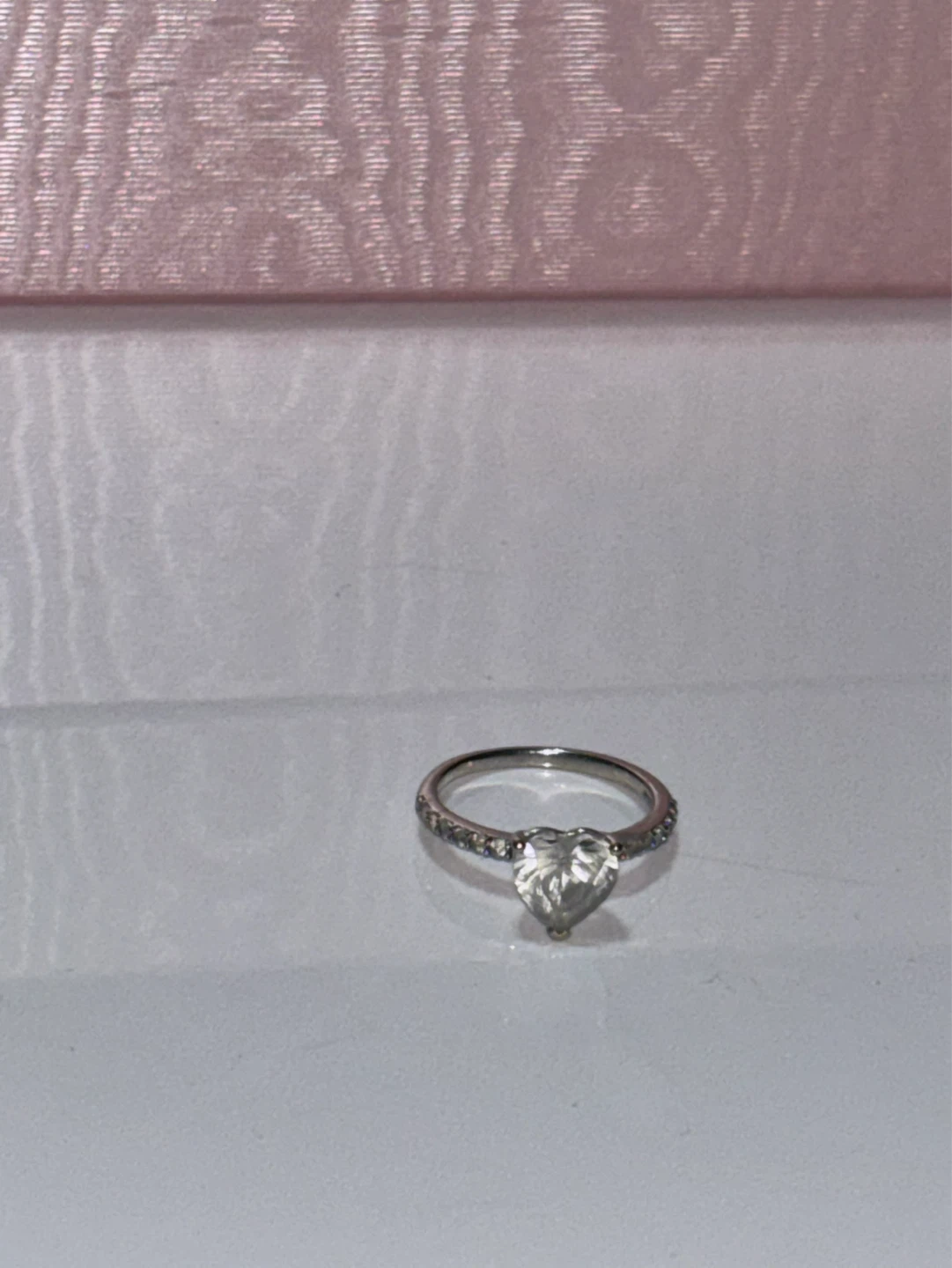 Diamond heart shaped white gold ring - photo 2
