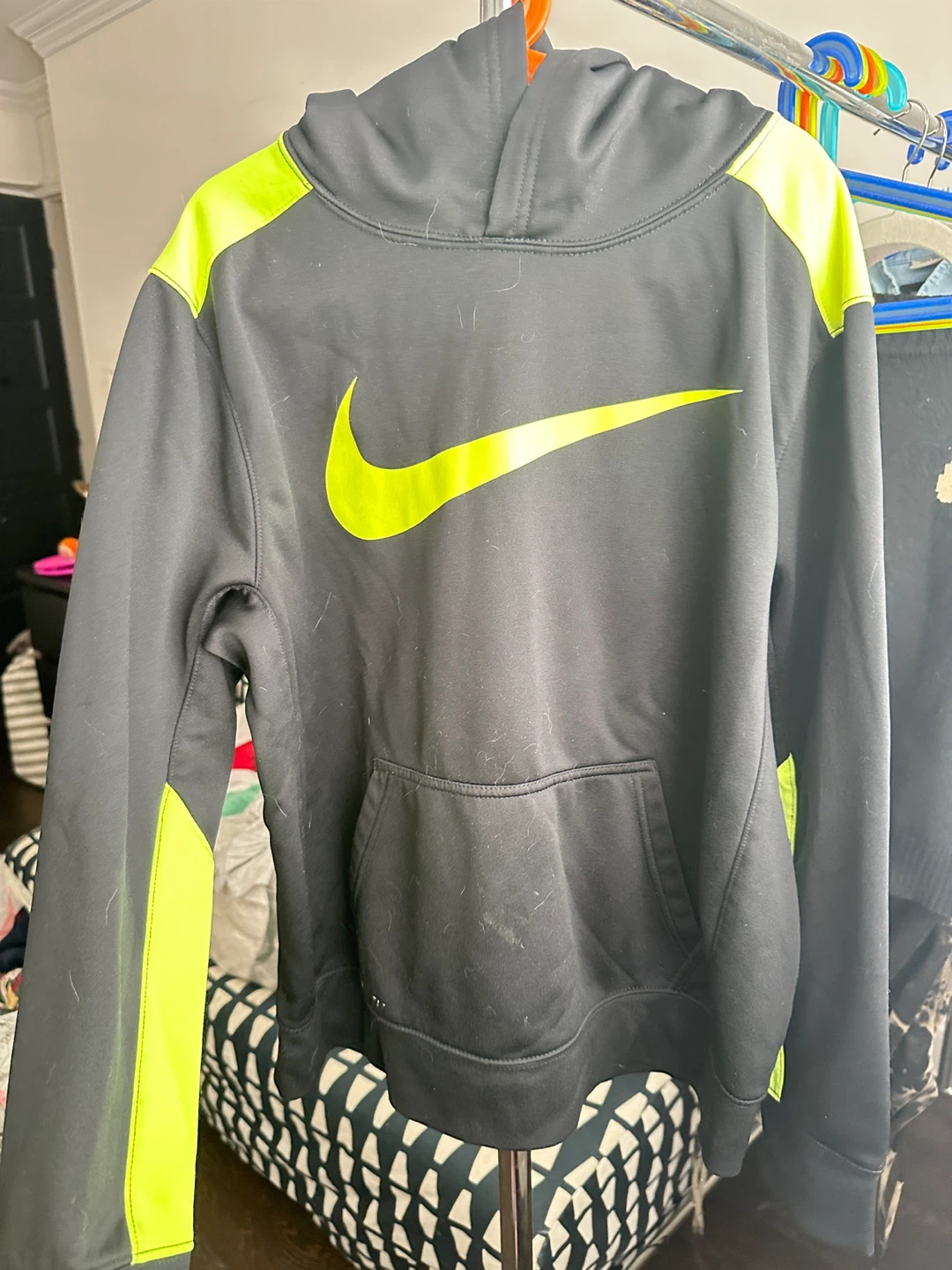 Boys Nike Dri-FIT Hoodie XL Black Neon Swoosh