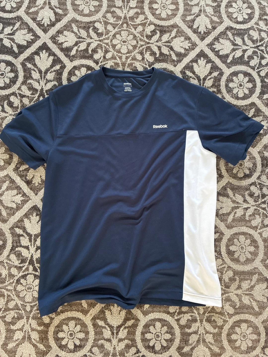 Reebok Men's Navy Blue Athletic T-Shirt Size L