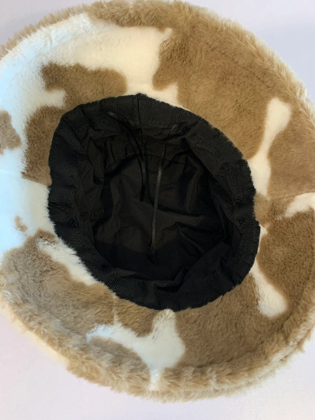 Fuzzy Cow Print Bucket Hat 🌱 - photo 2