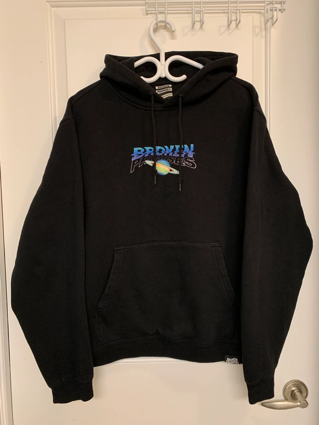 Broken Promises Black Hoodie 🌱 - photo 3