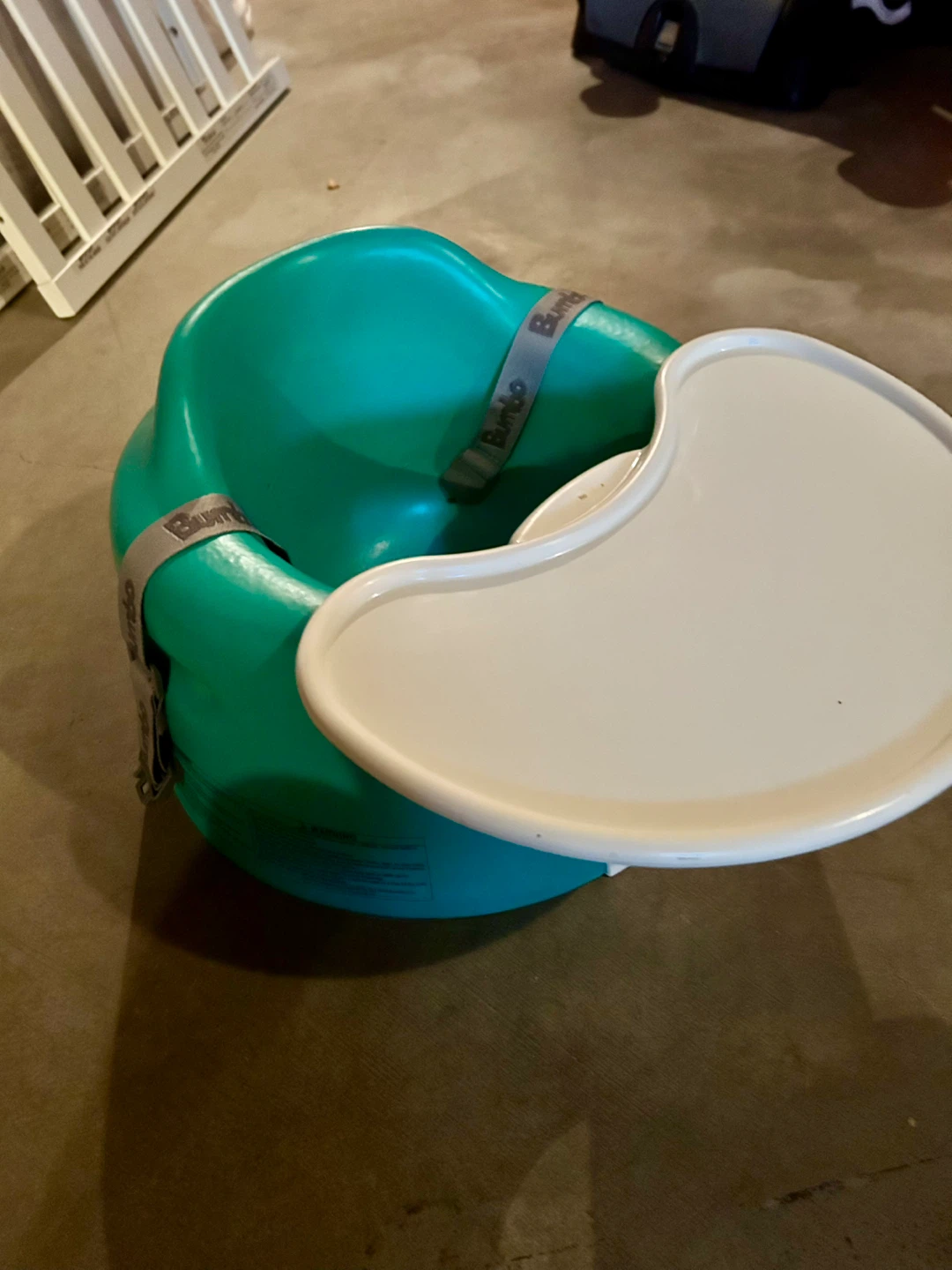 Bumbo Baby Seat with Tray + baby play seat
