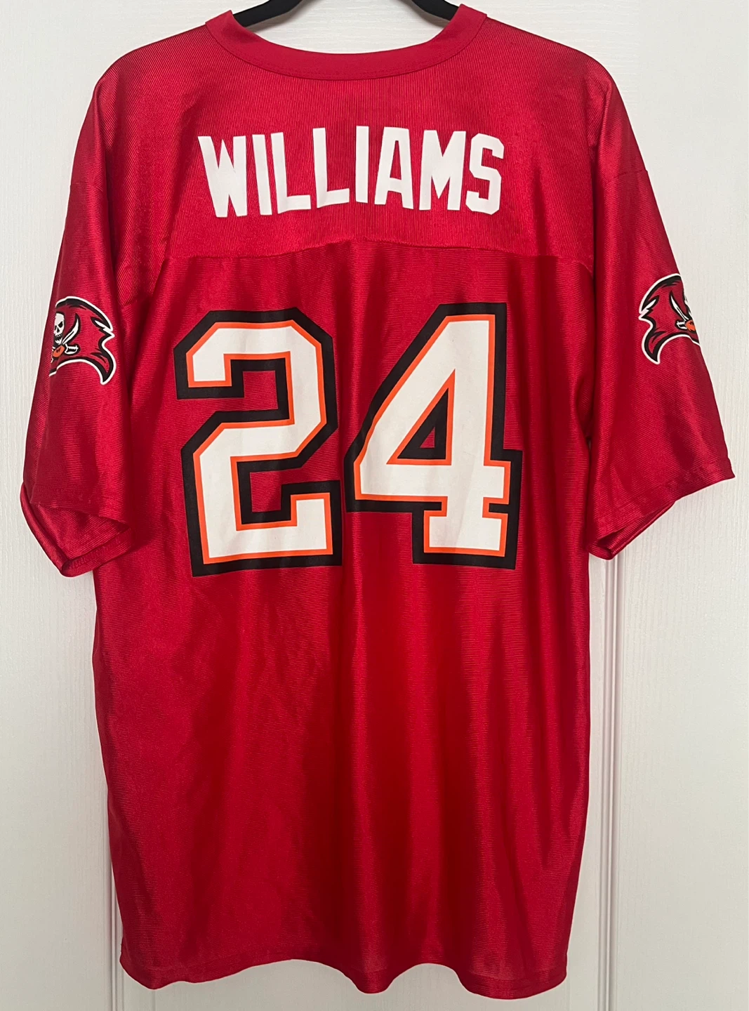 Vintage Tampa Bay Buccaneers Jersey Cadillac Williams - photo 4
