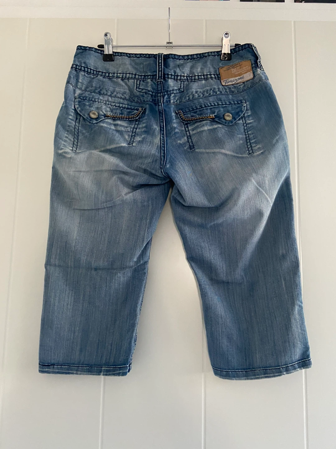Low Waisted Denim Capris | Size Small - photo 2