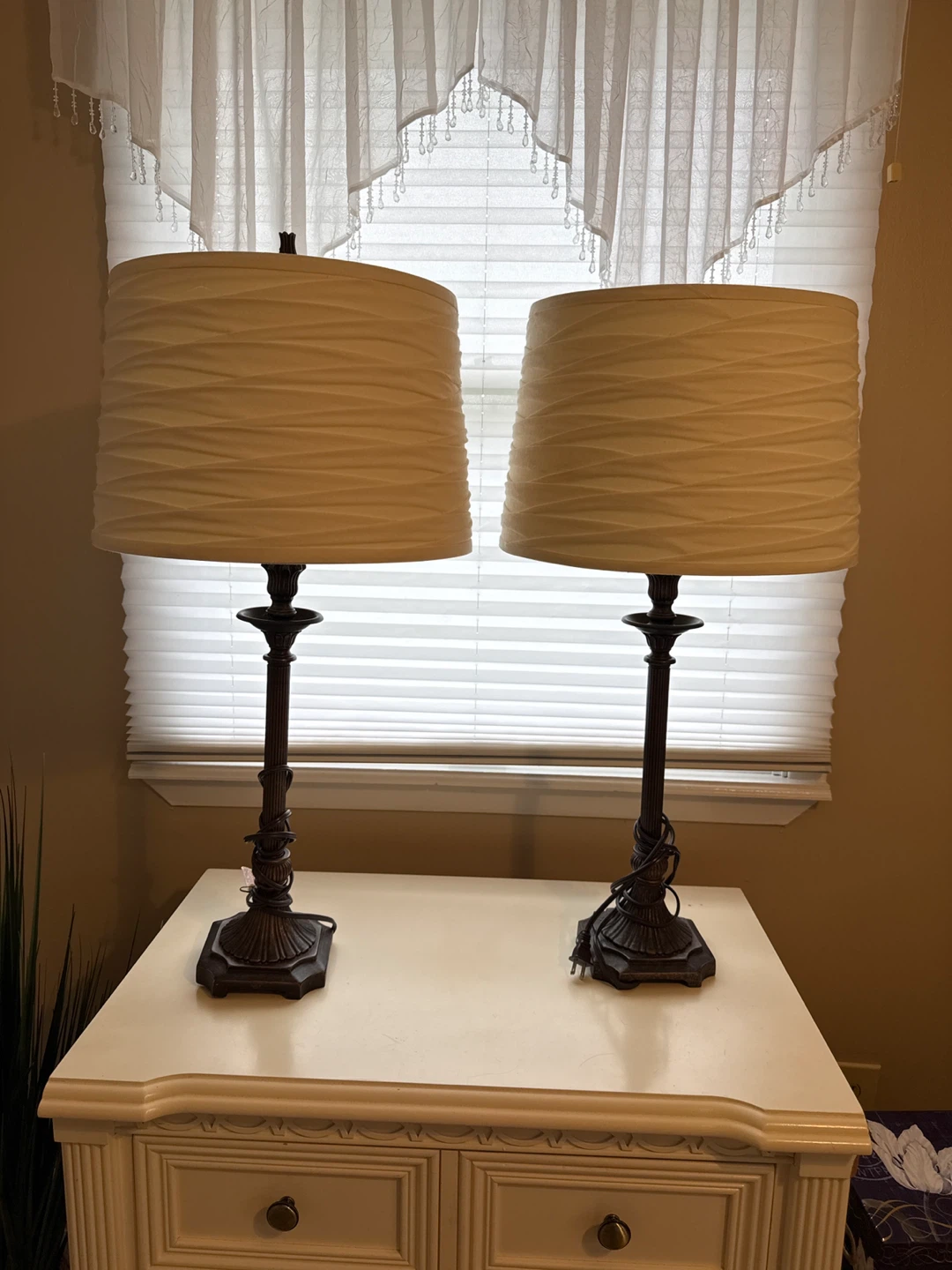 Pair of Table Lamps - Bronze Finish - photo 2
