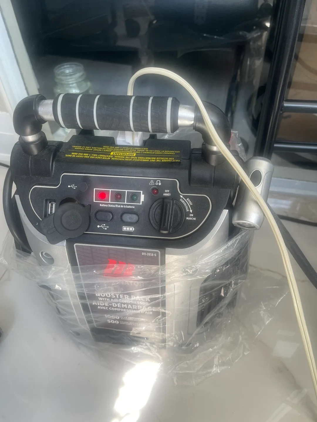 Motomaster Eliminator Booster Pack with Air Compressor - photo 3