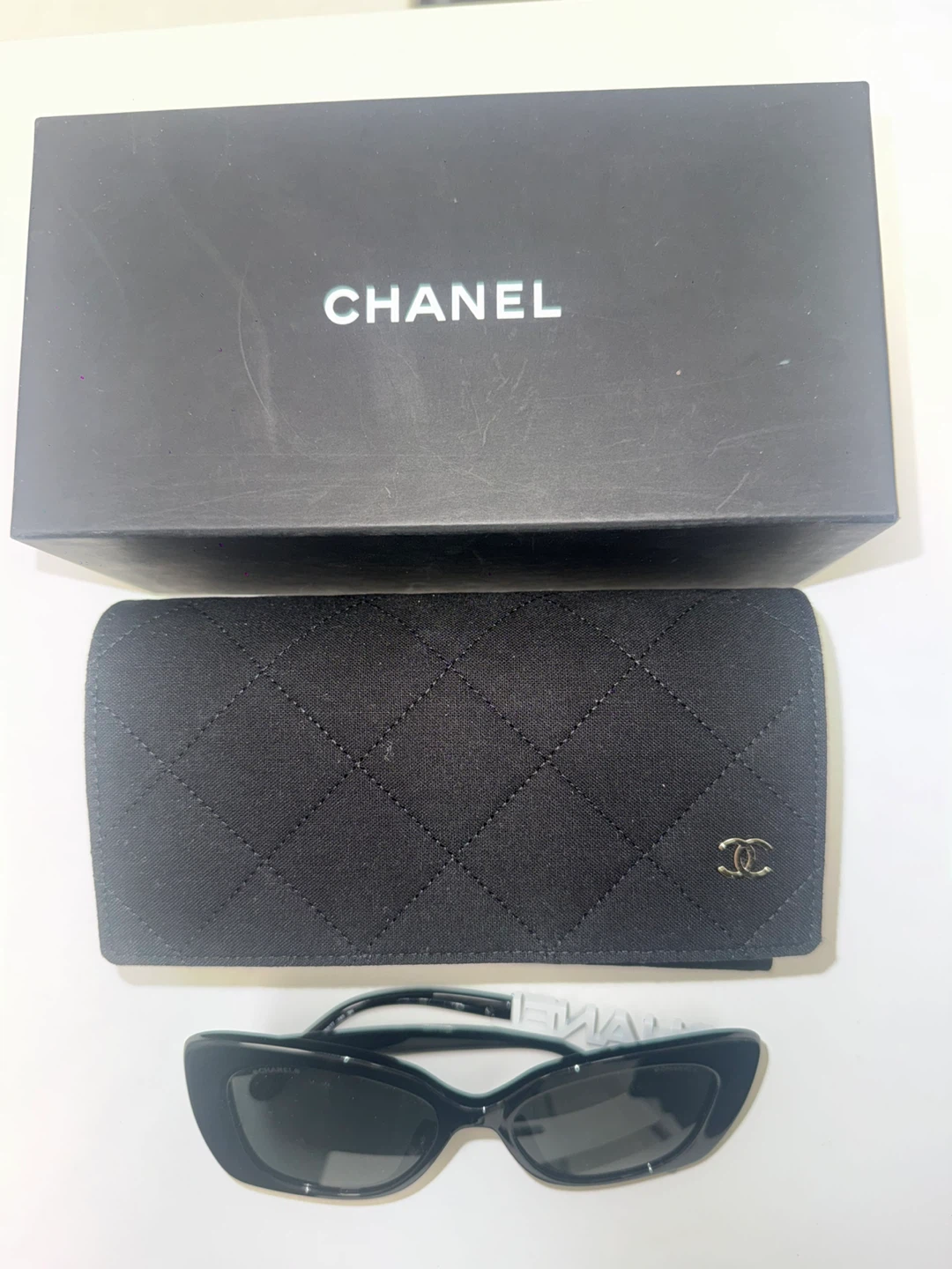 CHANEL Black Cat-Eye Sunglasses with Crystals - photo 3