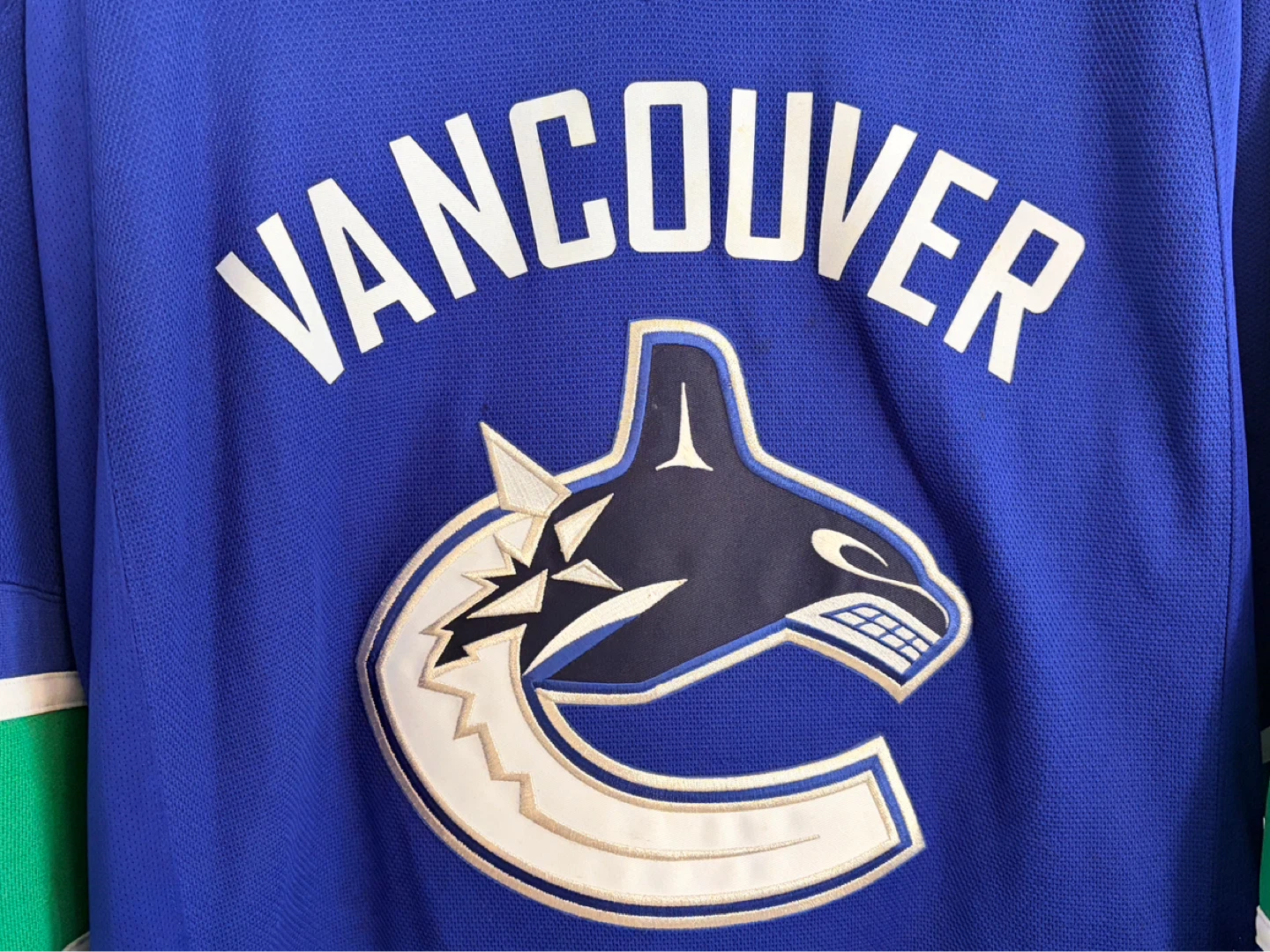 Authentic Reebok Vancouver Canucks Orca Blue Jersey Size XL - photo 2