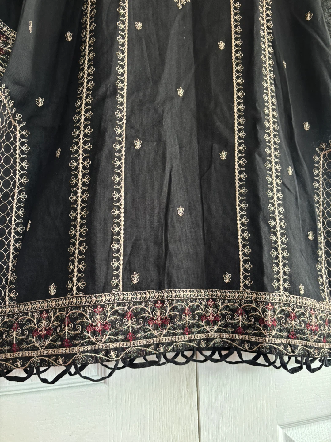 Dhanak Black Embroidered Kurti - photo 3