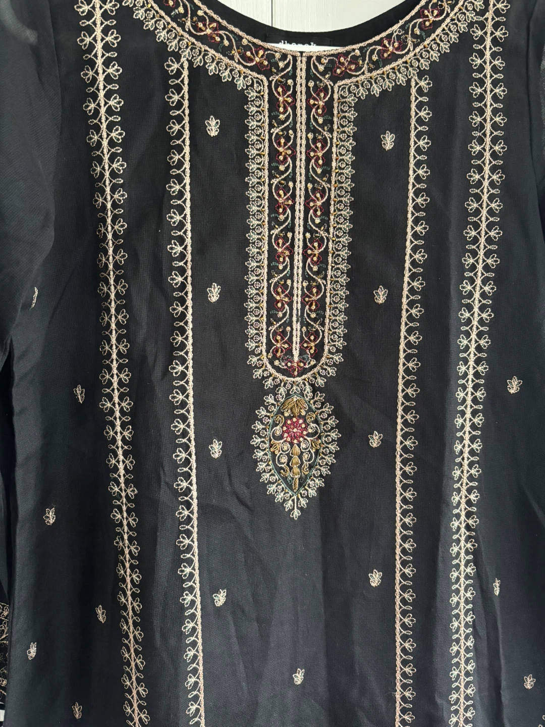 Dhanak Black Embroidered Kurti - photo 2