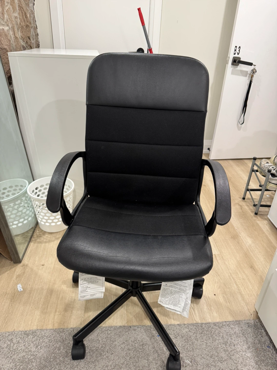 Black Office Chair - photo 2