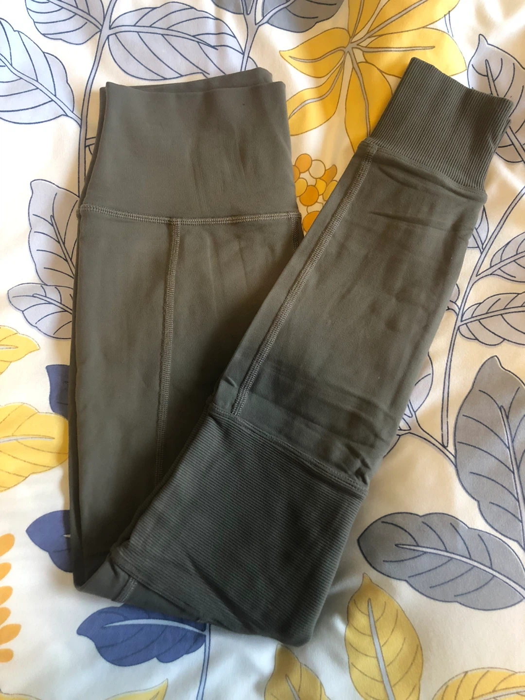 ALO Yoga High Waist Avenue Leggings 🌱