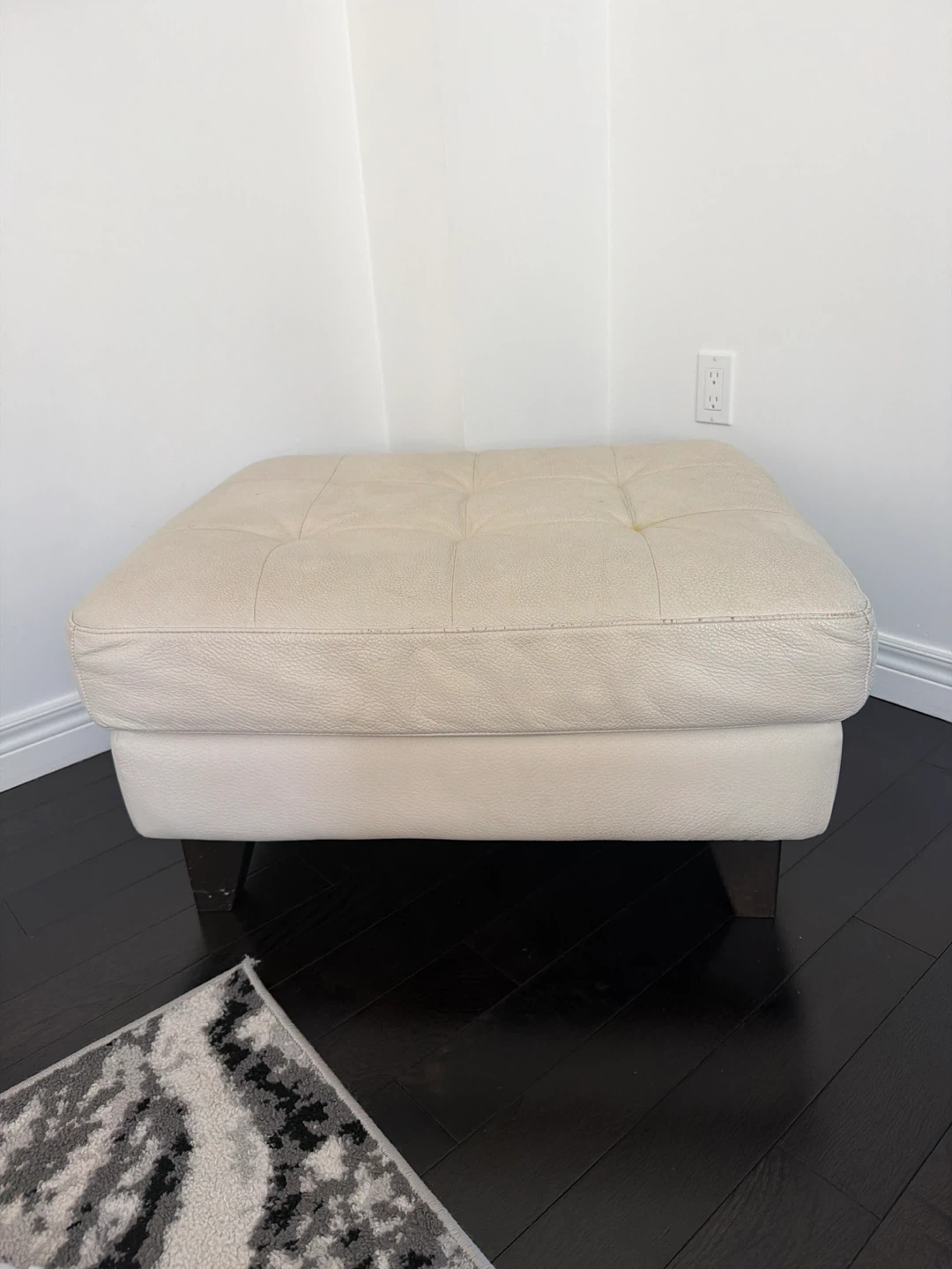 3 piece White Leather Couch set and Matching Ottoman - photo 2