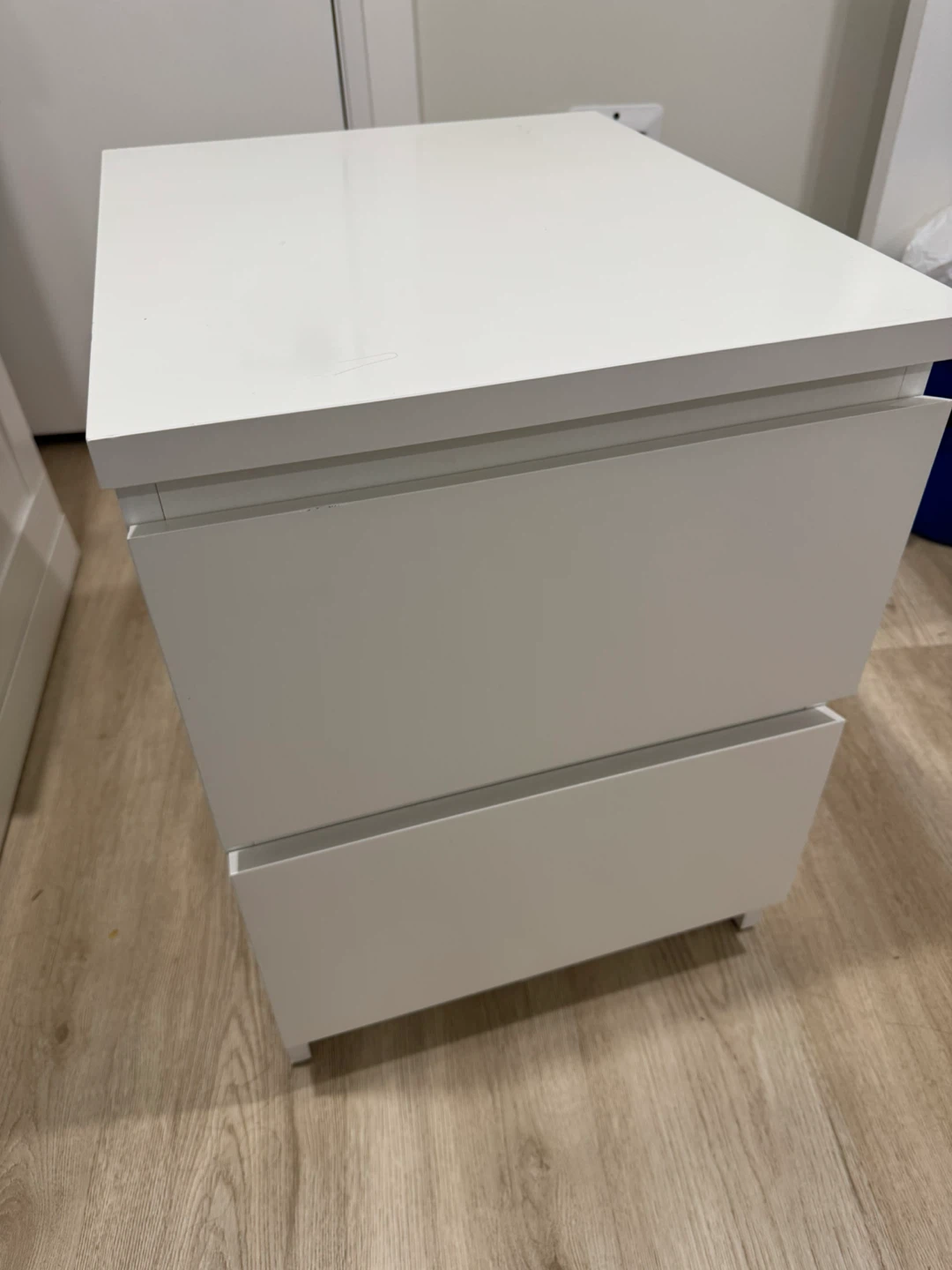 White 2-Drawer Nightstand
