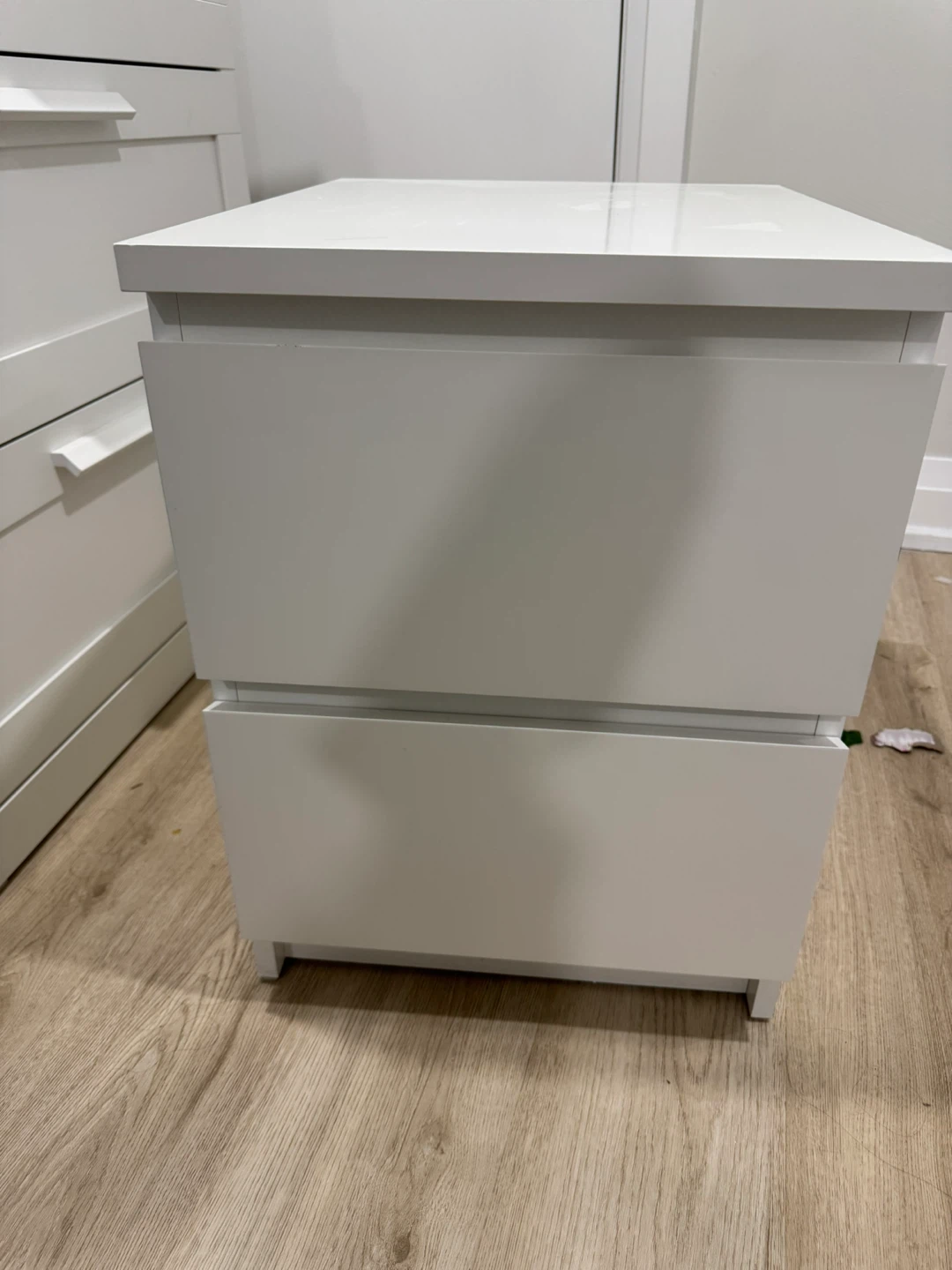 White 2-Drawer Nightstand - photo 3