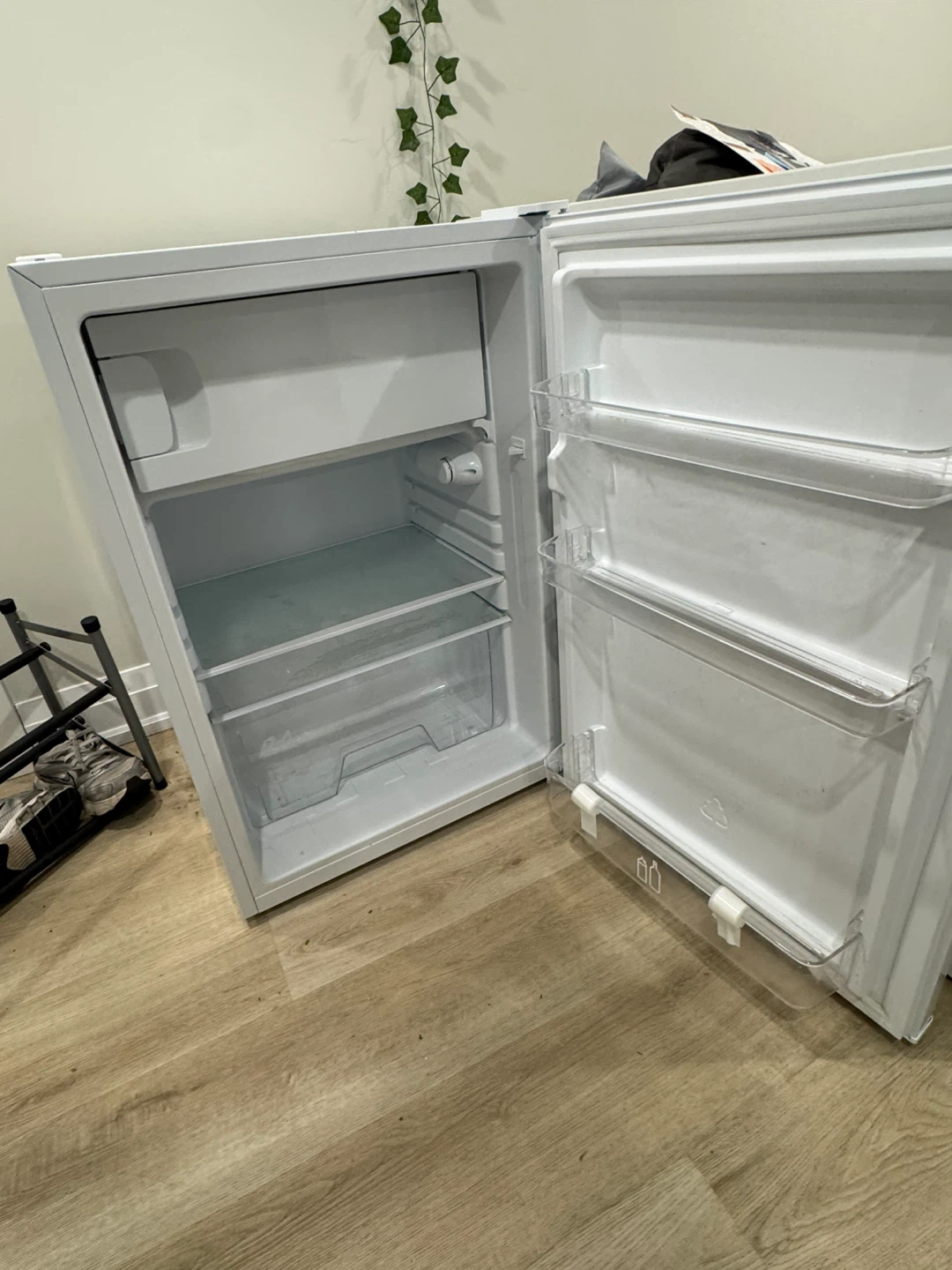 White Compact Mini Fridge