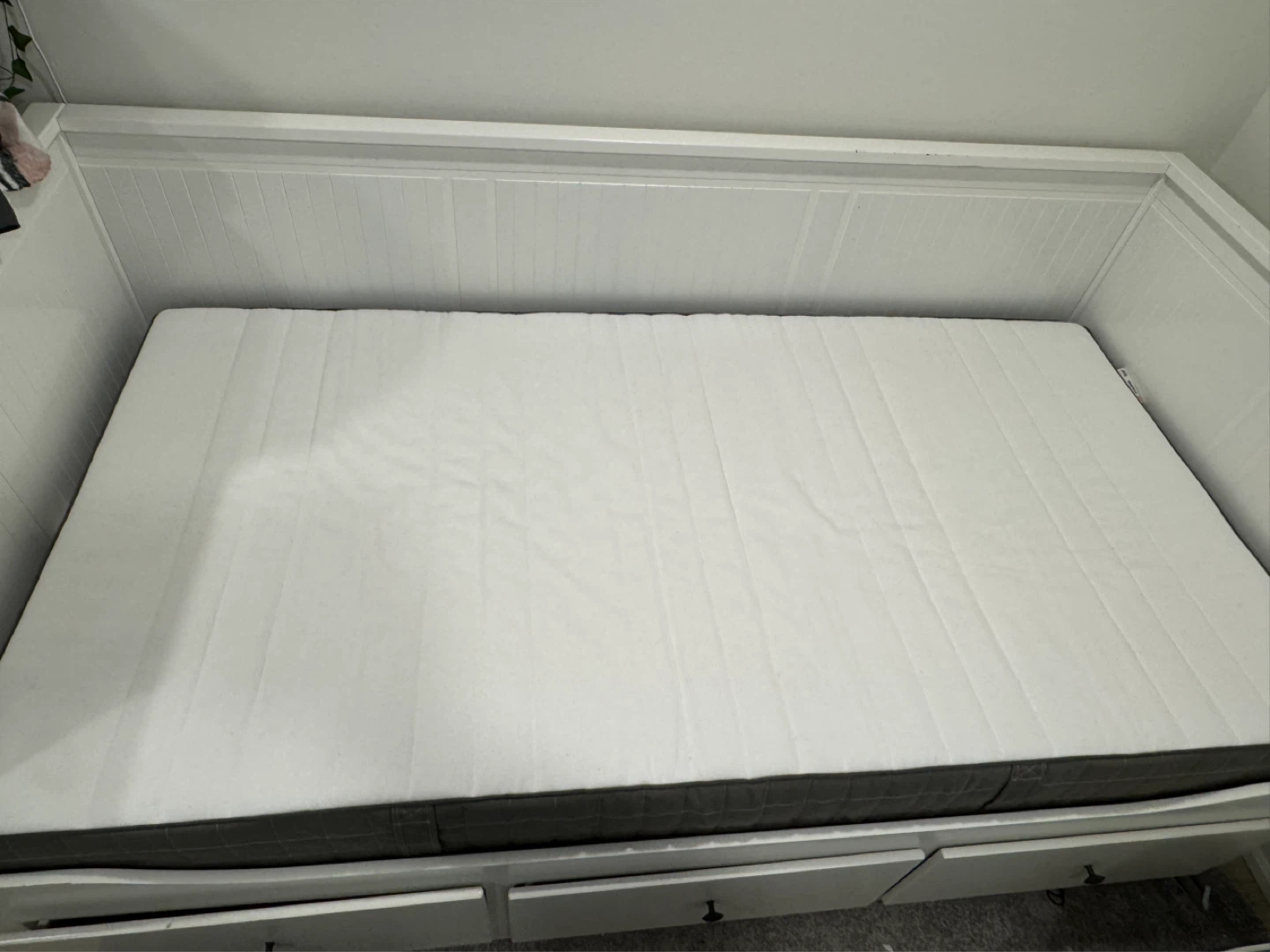 White Daybed with 3 Drawers and Mattress - photo 2