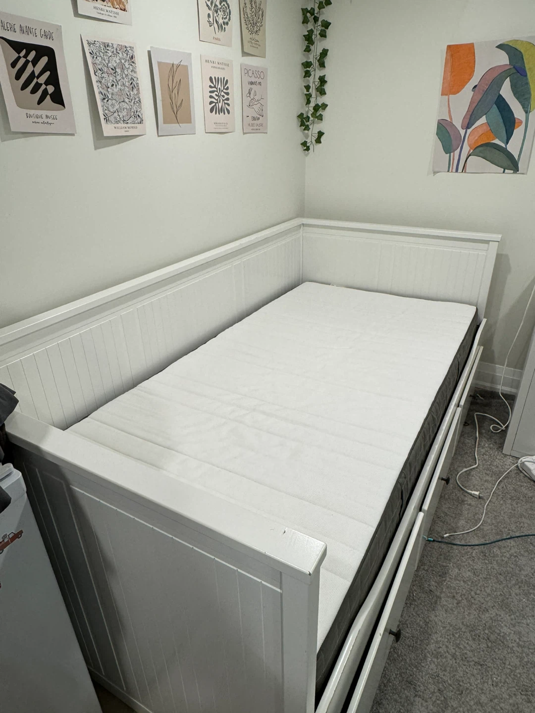 White Daybed with 3 Drawers and Mattress - photo 4