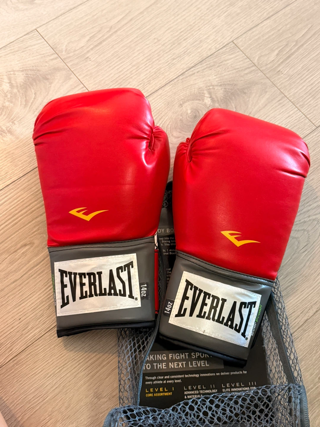 Everlast Pro Style Boxing Training Gloves - Red - 14 oz