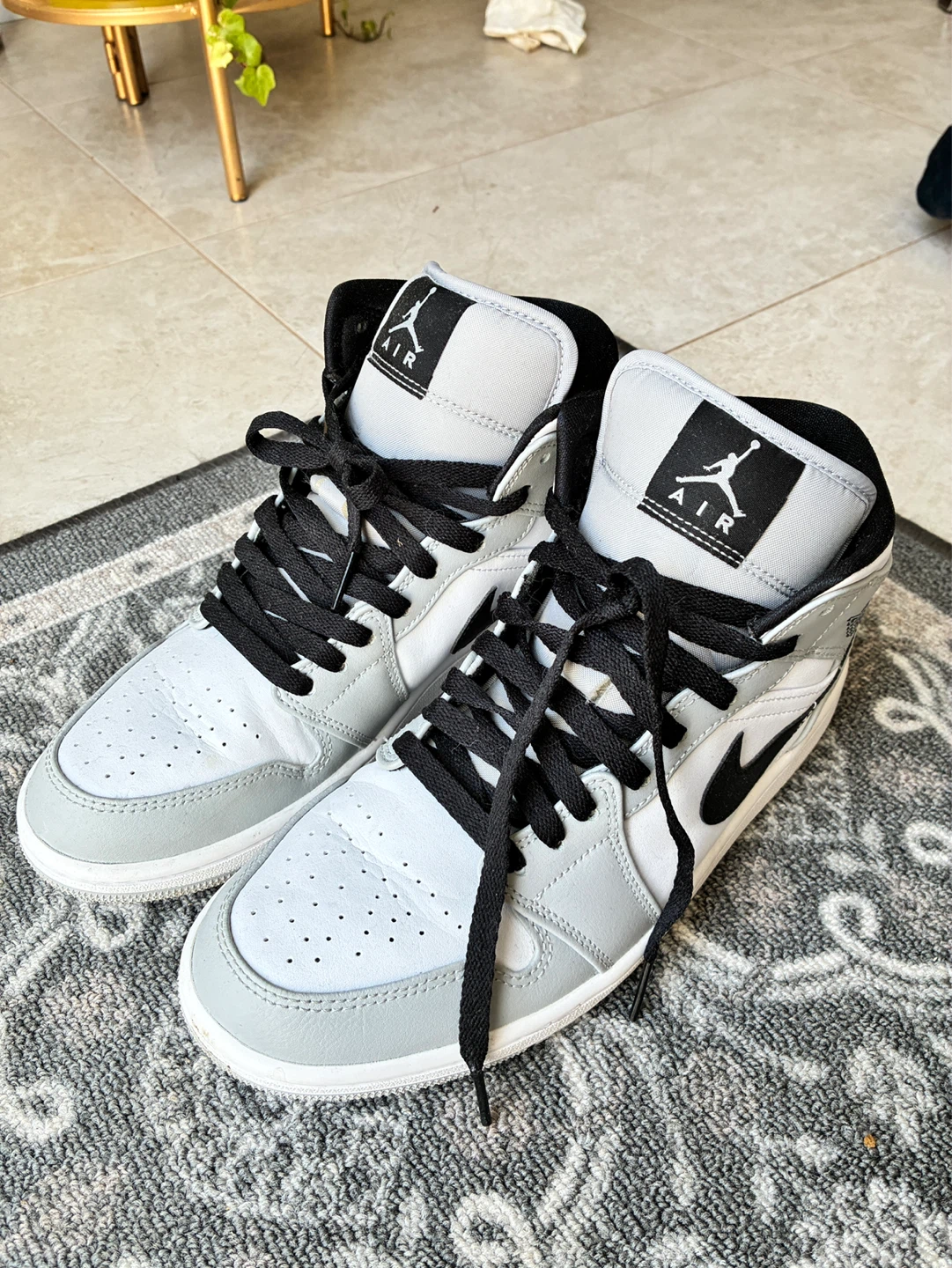 Air Jordan 1 Mid SE "Light Smoke Grey" - photo 4