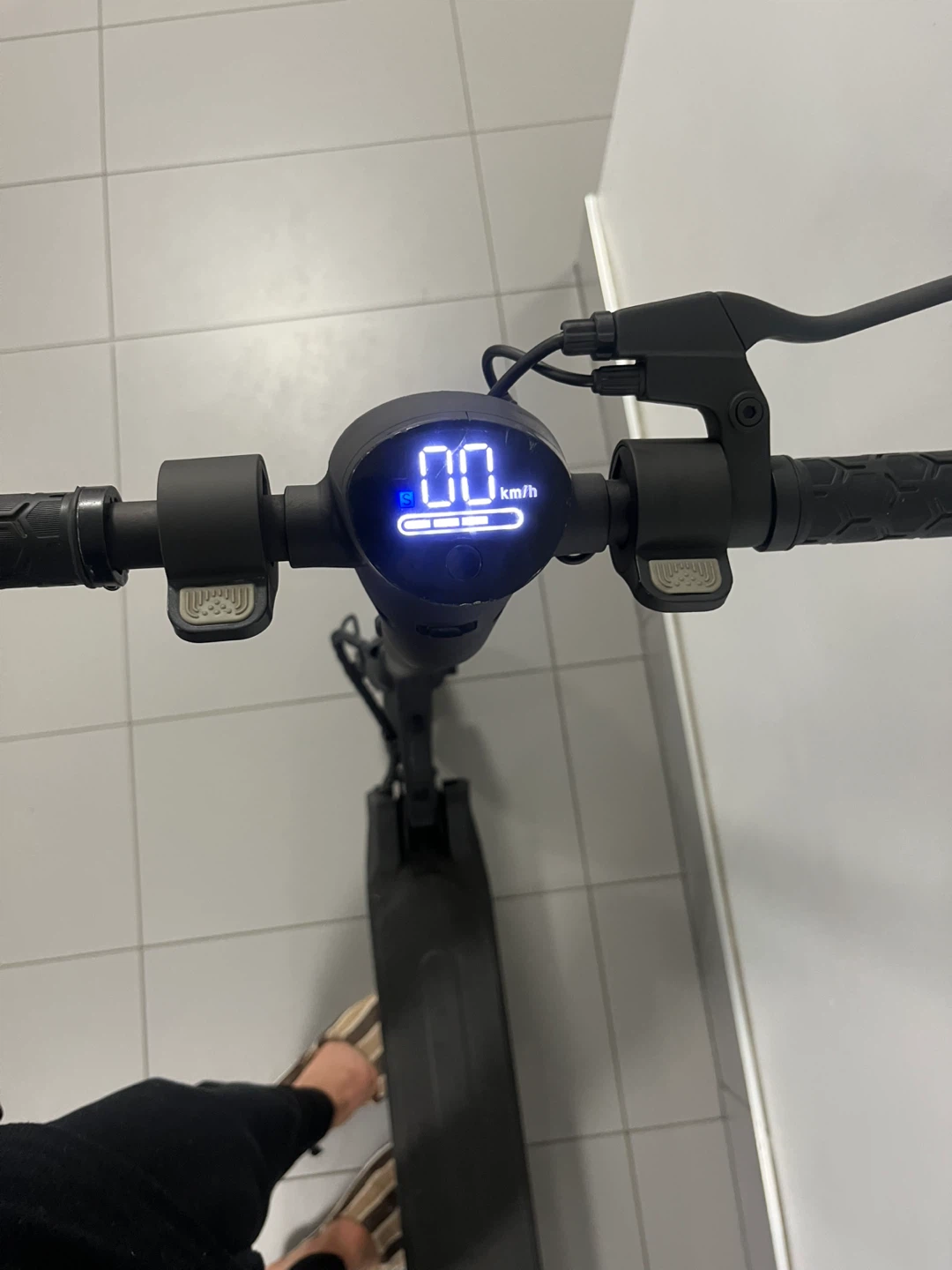 IZIP Electric Scooter - photo 5