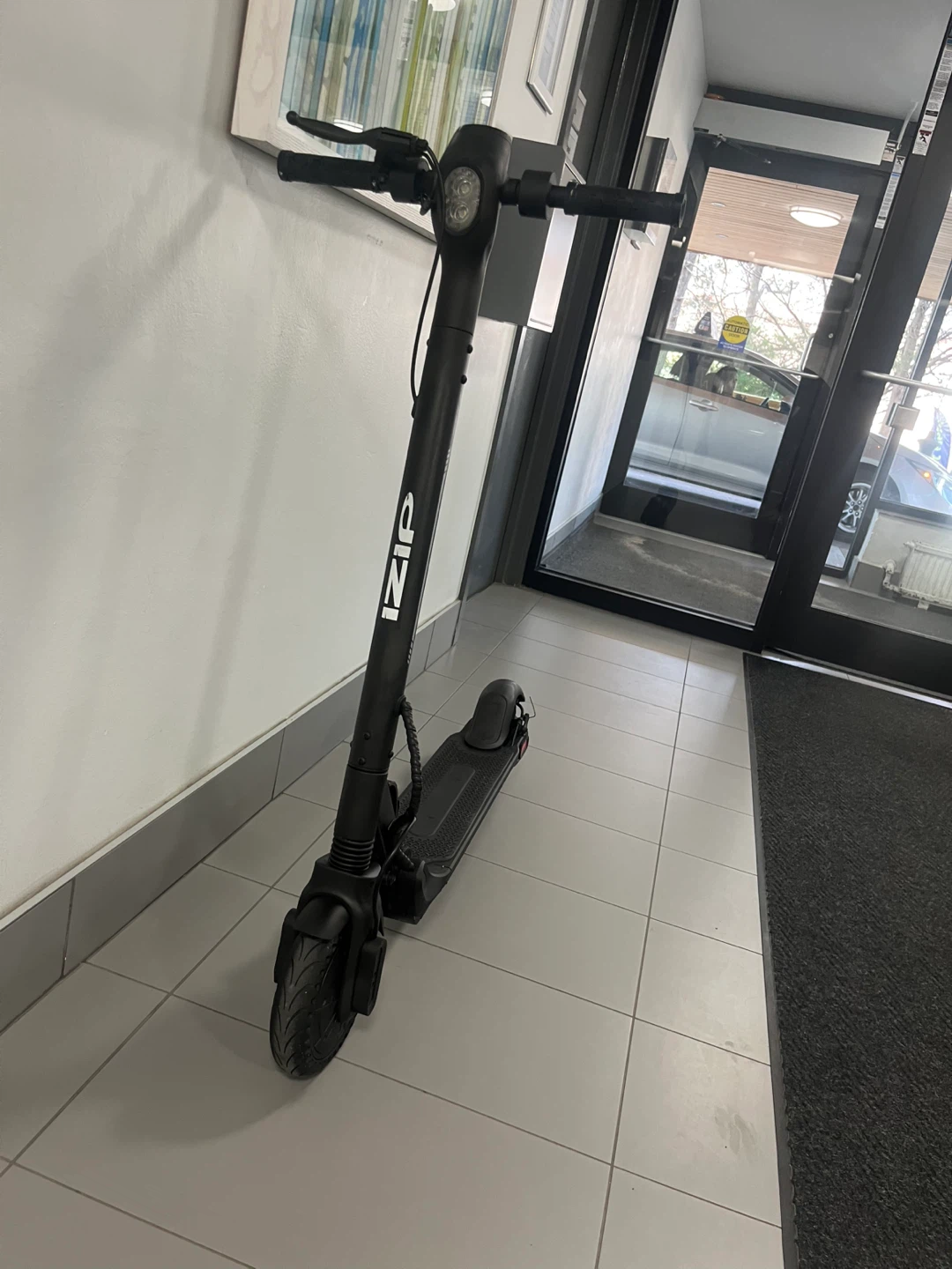 IZIP Electric Scooter - photo 2