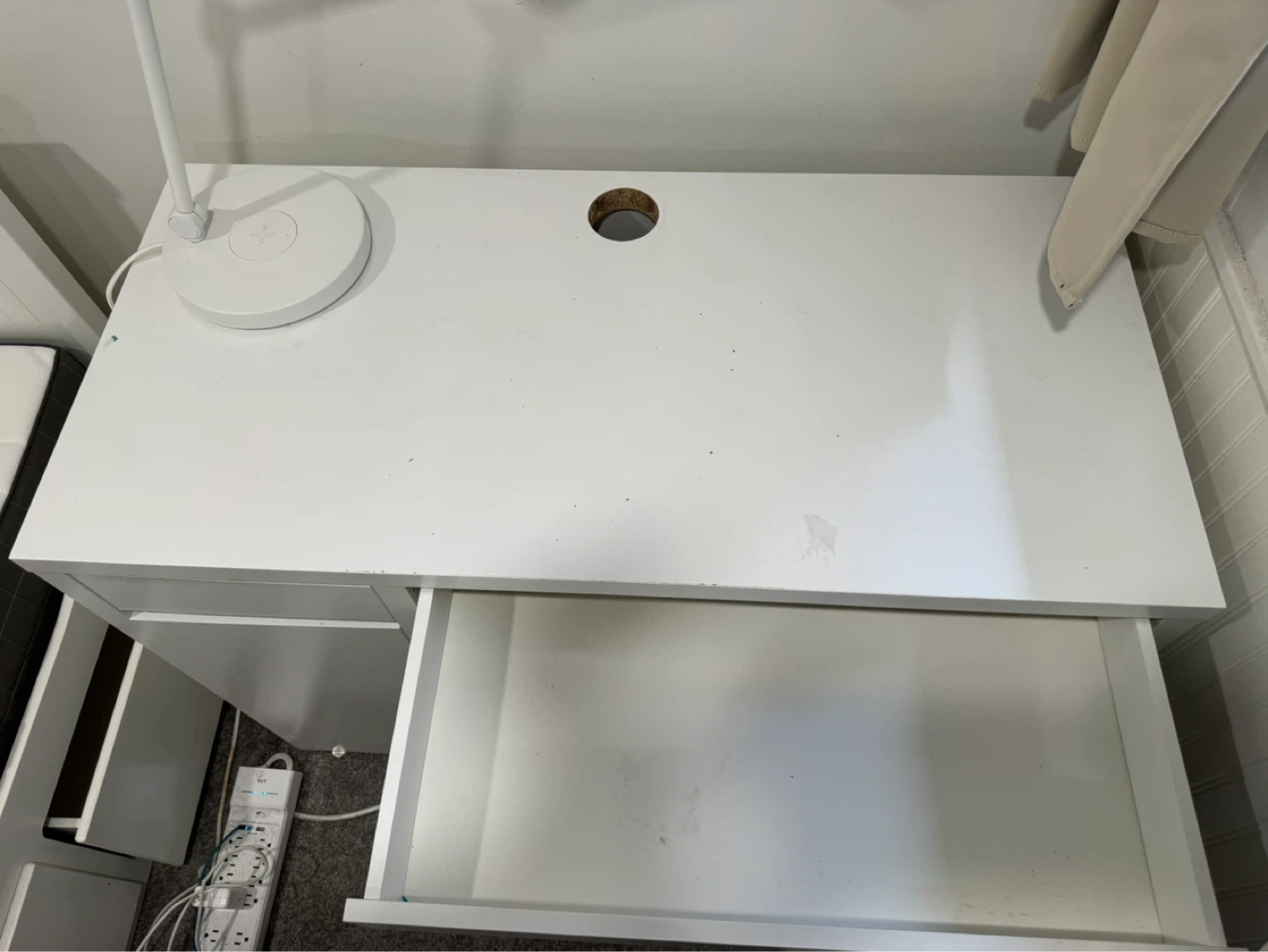 White IKEA MICKE Desk with Drawer and Lamp (wireless charger) - photo 3