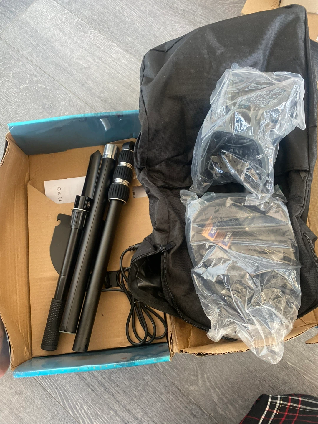 Gtinryg Metal Detector with Headphones and Carrying Bag - photo 2