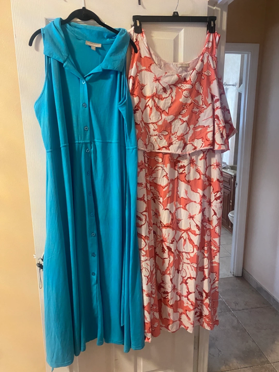 2 ladies size 2x maxi dresses 2for 10.00