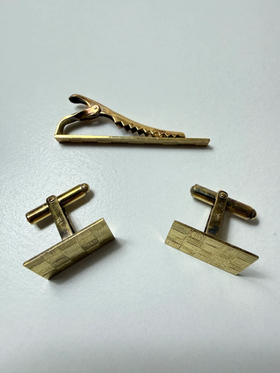 Gold Textured Rectangular Cufflinks with tie clip
