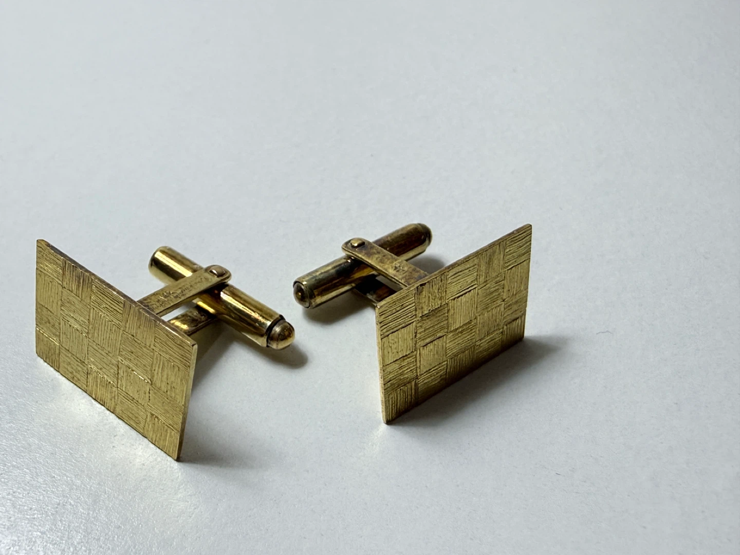 Gold Textured Rectangular Cufflinks with tie clip - photo 4