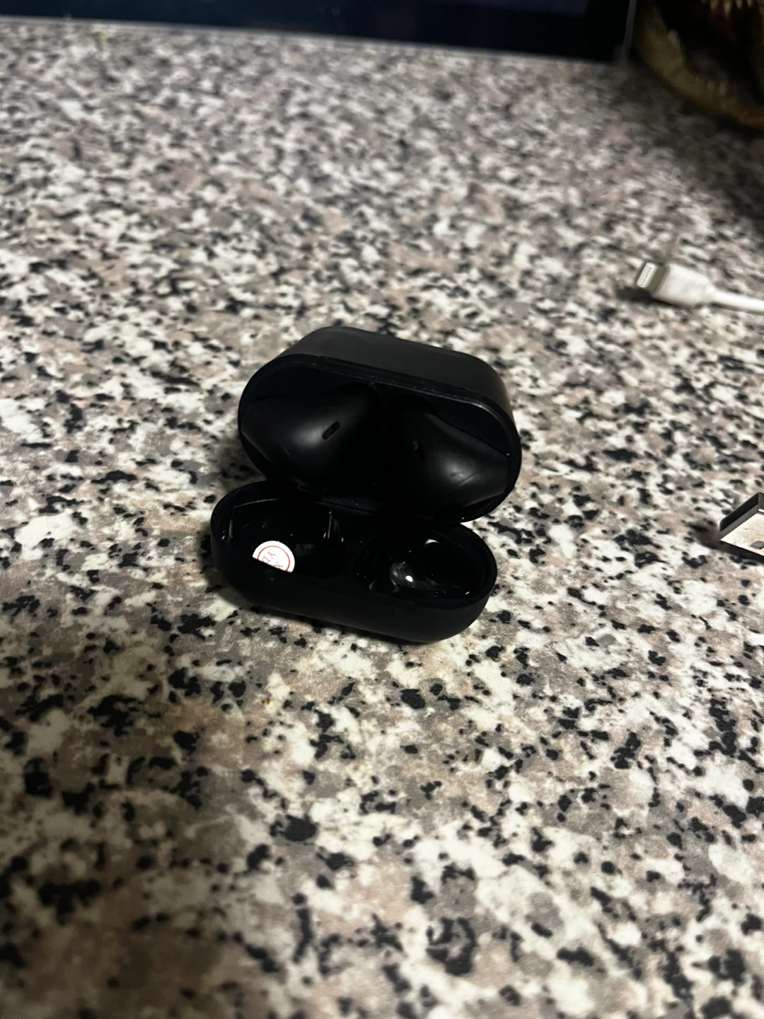i 12 Black Wireless Earbuds with Charging Case and Cable - photo 3